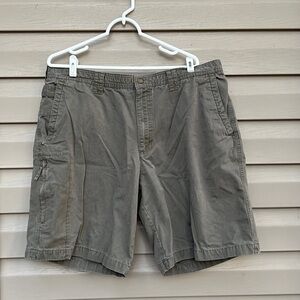 Columbia mens light brown shorts